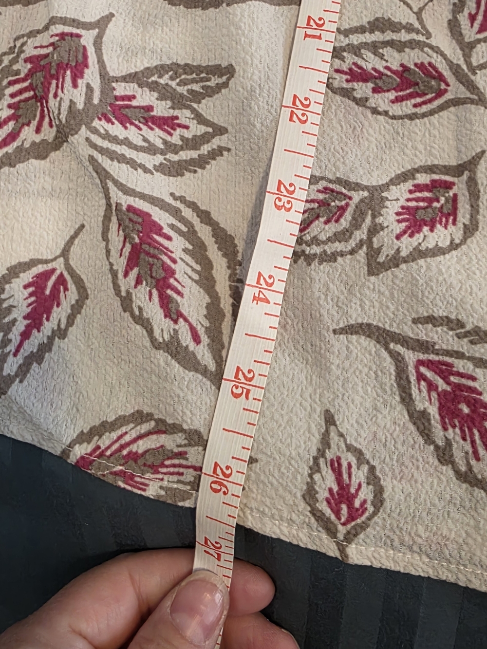 Reitmans Cream Blouse with Pink and Brown Leaf Print - Picture 5 of 6